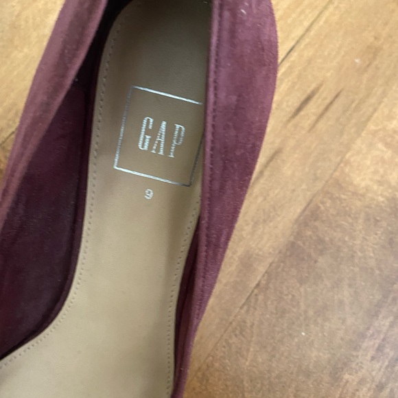 Gap burgundy red work heels suede - Picture 3 of 5